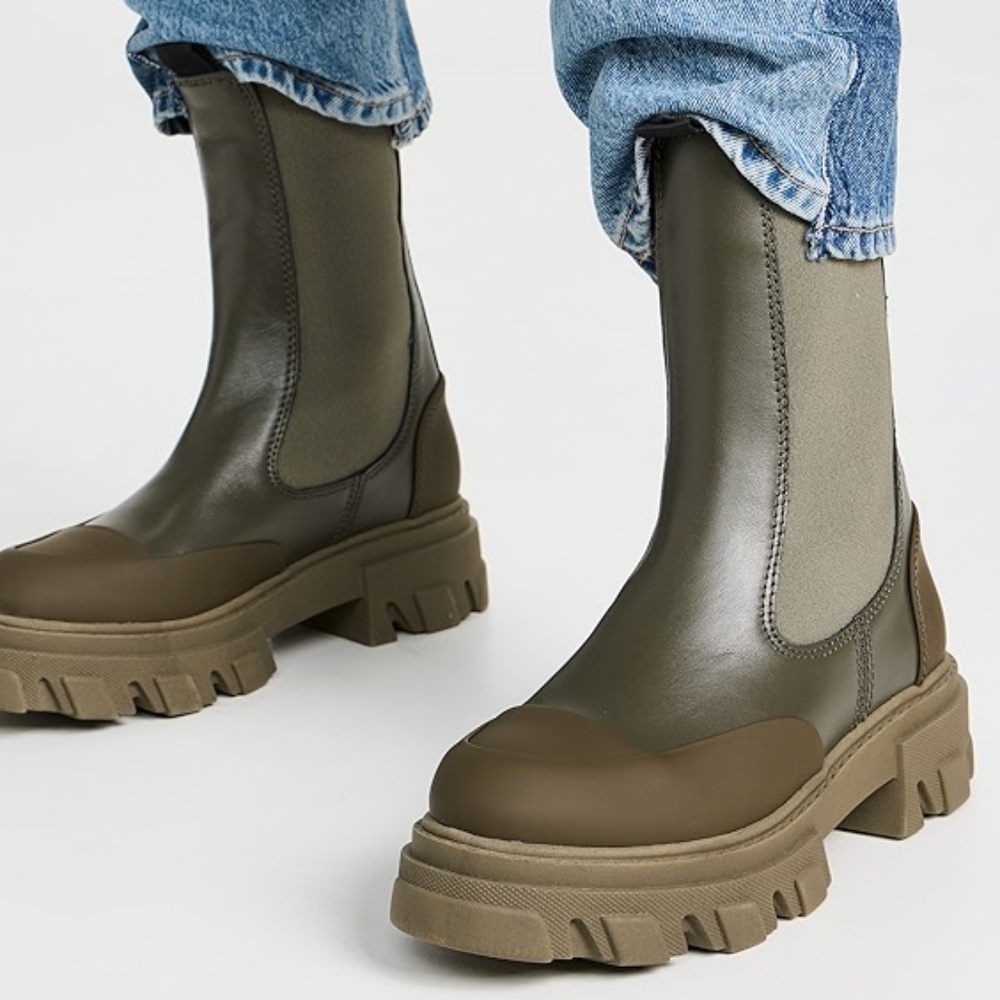 BNWT GANNI Cleated Mid Chelsea Tonal Boots